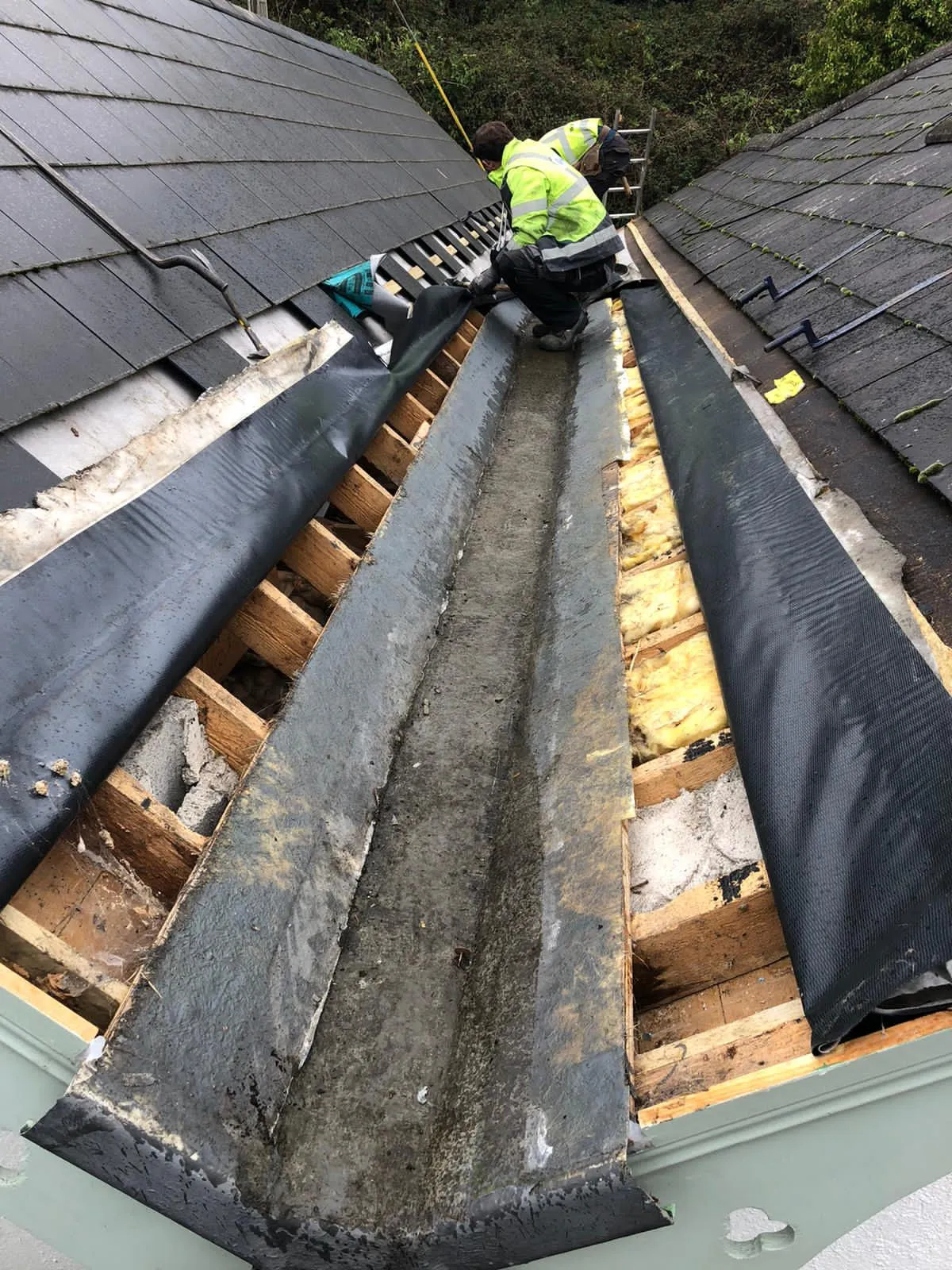 Slate roofing by Irish Slating and Tiling